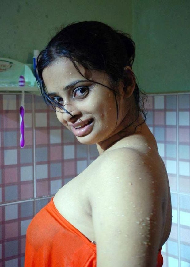 Tollywood Actress Wet Sizzling Photos