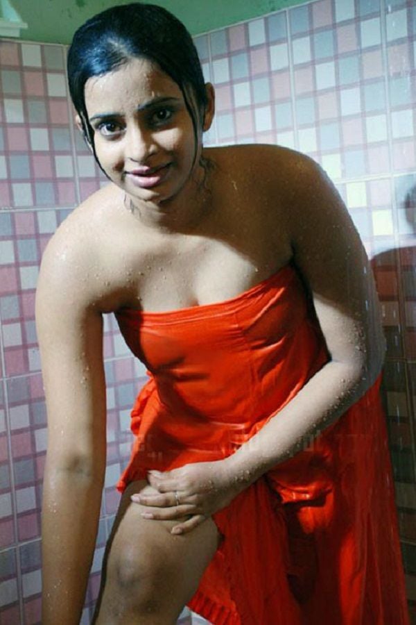 Tollywood Actress Wet Sizzling Photos