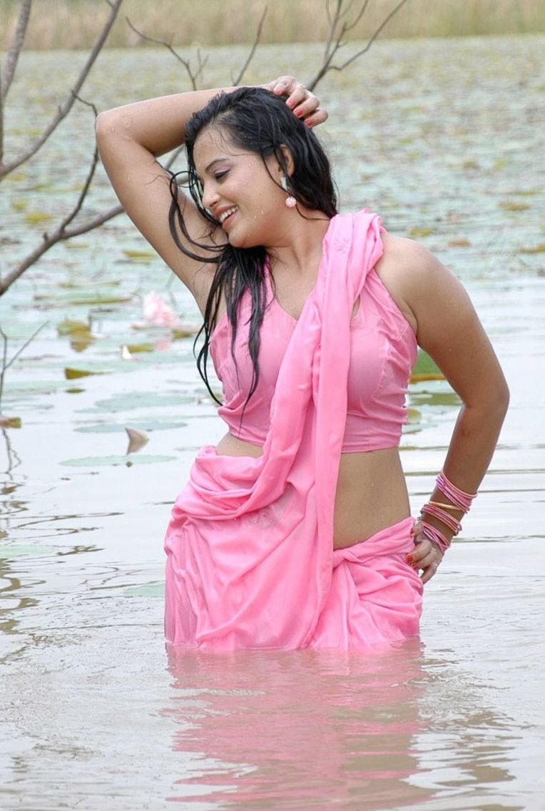 Tollywood Actress Wet Sizzling Photos