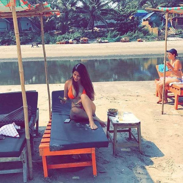 Too hot to handle: Riya Sen's Hot Bikini picture goes viral on the internet