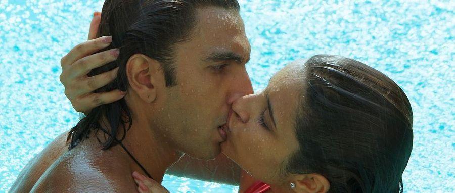 Top 70 Hottest Lip Kiss Images Stock Photos & Pictures