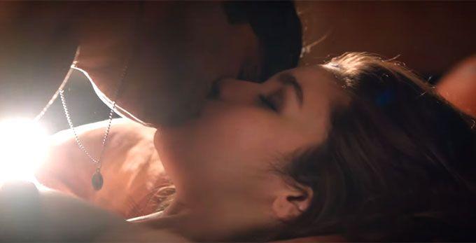 Top 70 Hottest Lip Kiss Images Stock Photos & Pictures