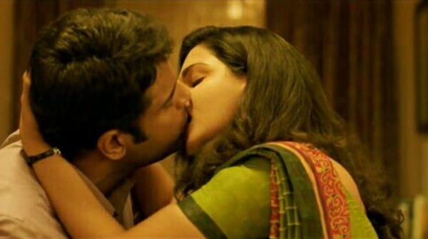 Top 70 Hottest Lip Kiss Images Stock Photos & Pictures