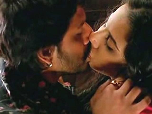 Top 70 Hottest Lip Kiss Images Stock Photos & Pictures