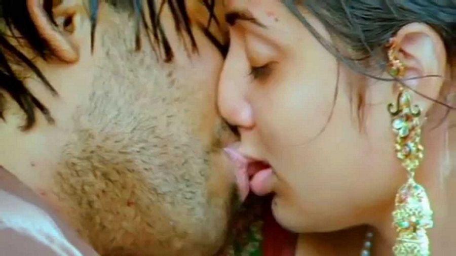 Top 70 Hottest Lip Kiss Images Stock Photos & Pictures