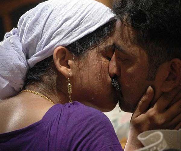 Top 70 Hottest Lip Kiss Images Stock Photos & Pictures