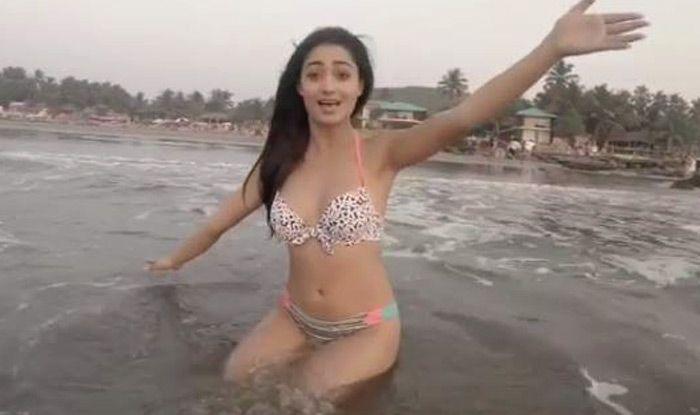 Top Beautiful Hot Beach Photos of TV Beauties