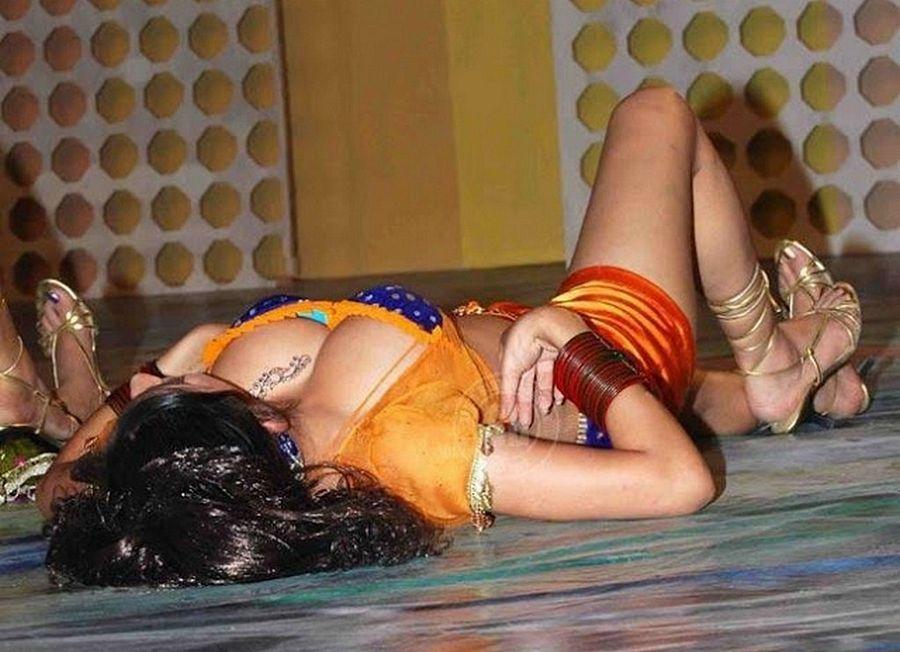 Top Unexpected 'Oops' Moments caught of Indian Actresses in 'Public'