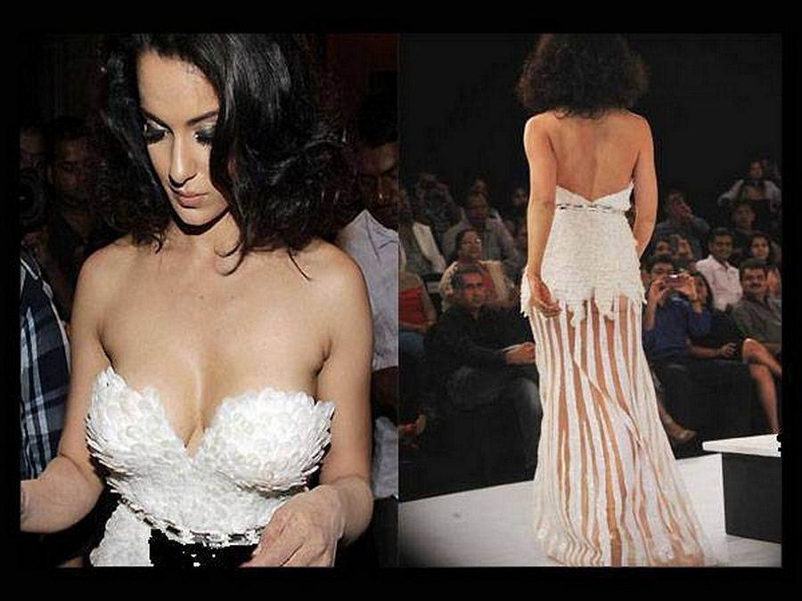 Top Unexpected 'Oops' Moments caught of Indian Actresses in 'Public'