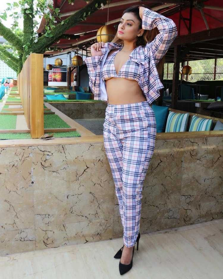 Twinkle Kapoor Hot Sexy Photos
