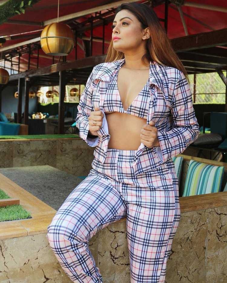 Twinkle Kapoor Hot Sexy Photos