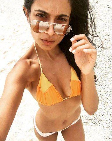 UNSEEN PICS Sarah Jane Dias in Bikini