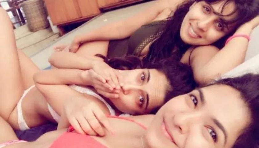 UNSEEN PICS Sarah Jane Dias in Bikini