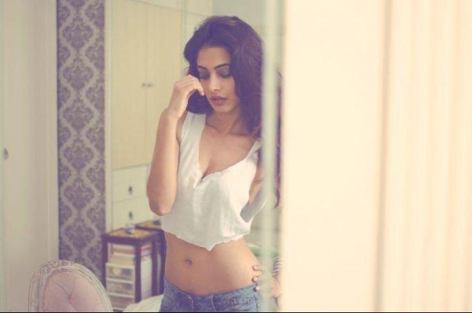 UNSEEN PICS Sarah Jane Dias in Bikini