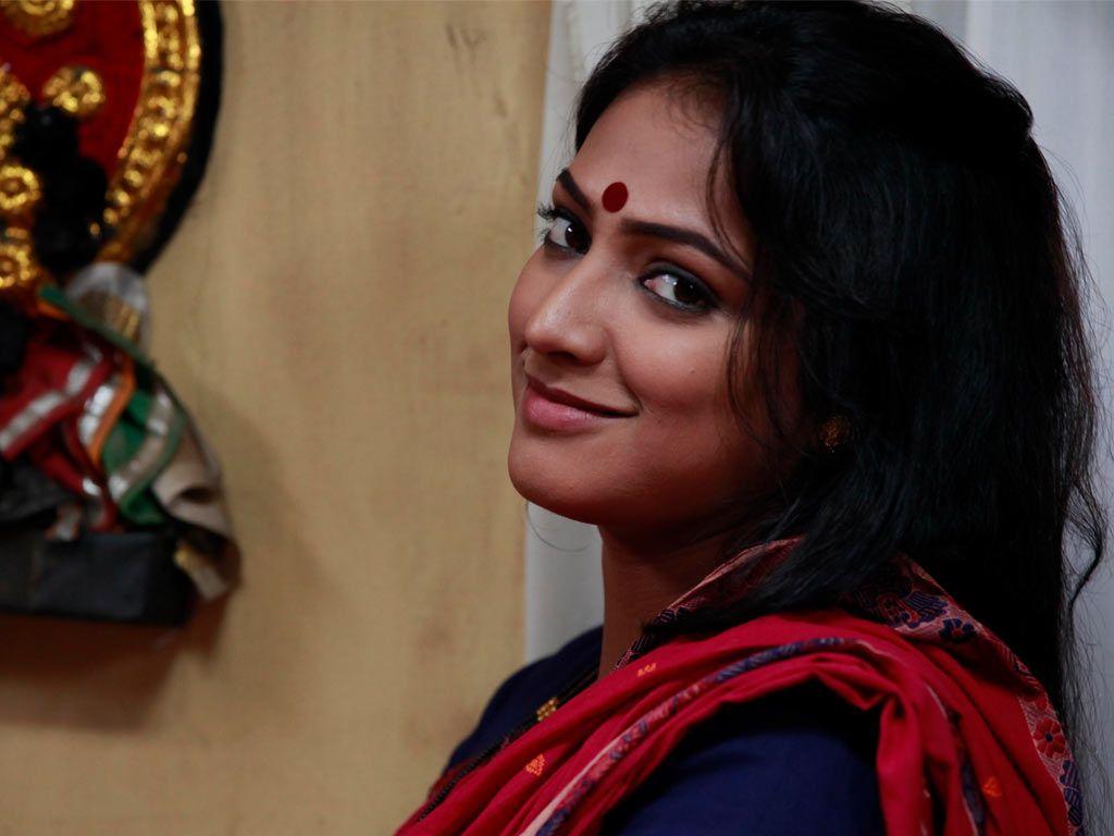 Unseen: Actress Haripriya Hot & Spicy Poses Collections