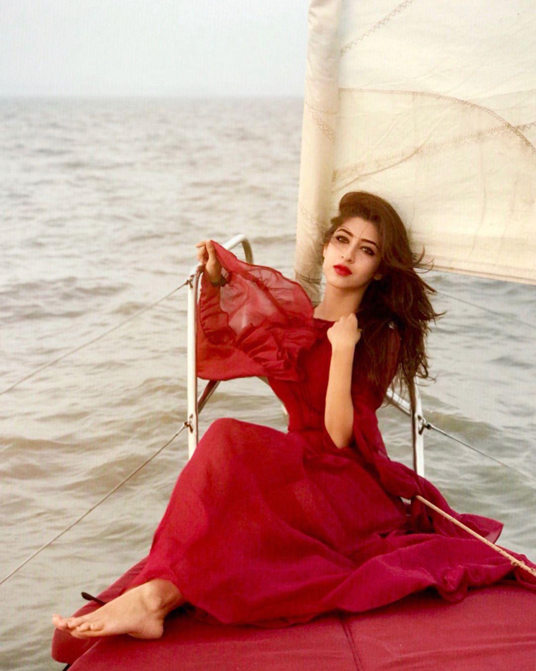 Unseen Pictures Of Sonarika Bhadoria that are So Hot To Handle