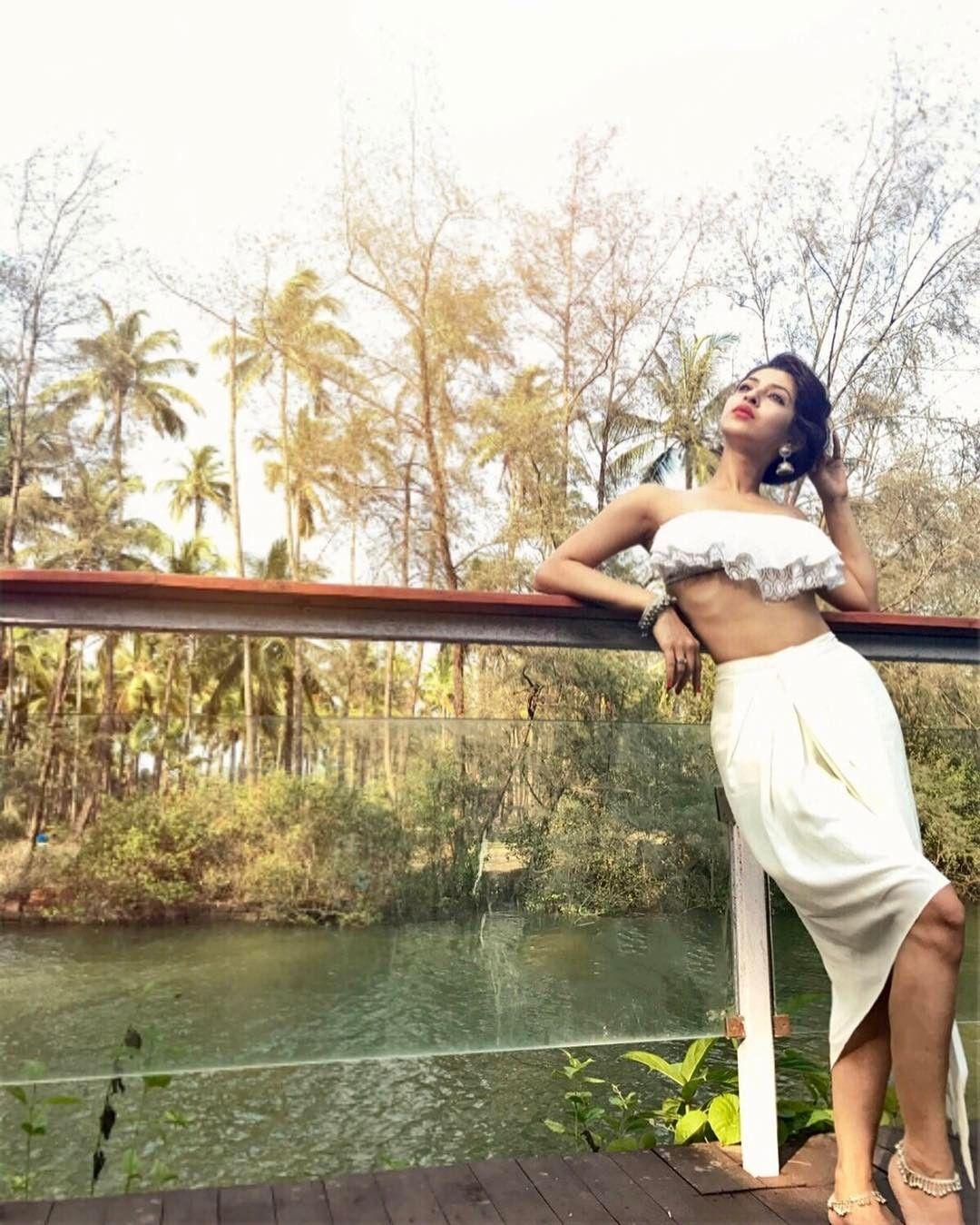 Unseen Pictures Of Sonarika Bhadoria that are So Hot To Handle