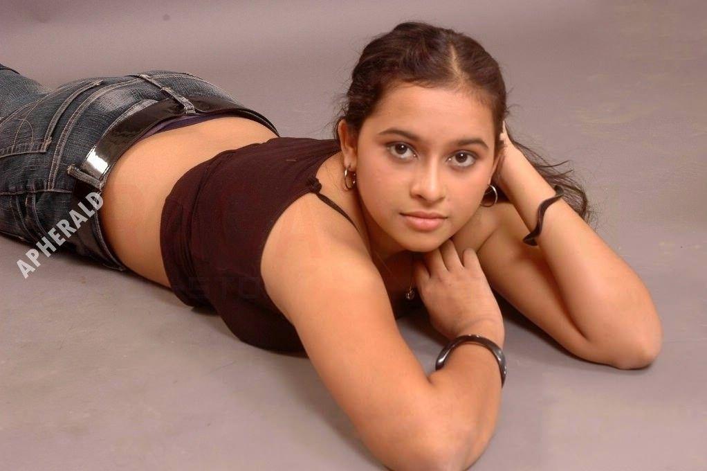 Unseen Rare Hot & Spicy Photos of Sri Divya from her Modelling days!