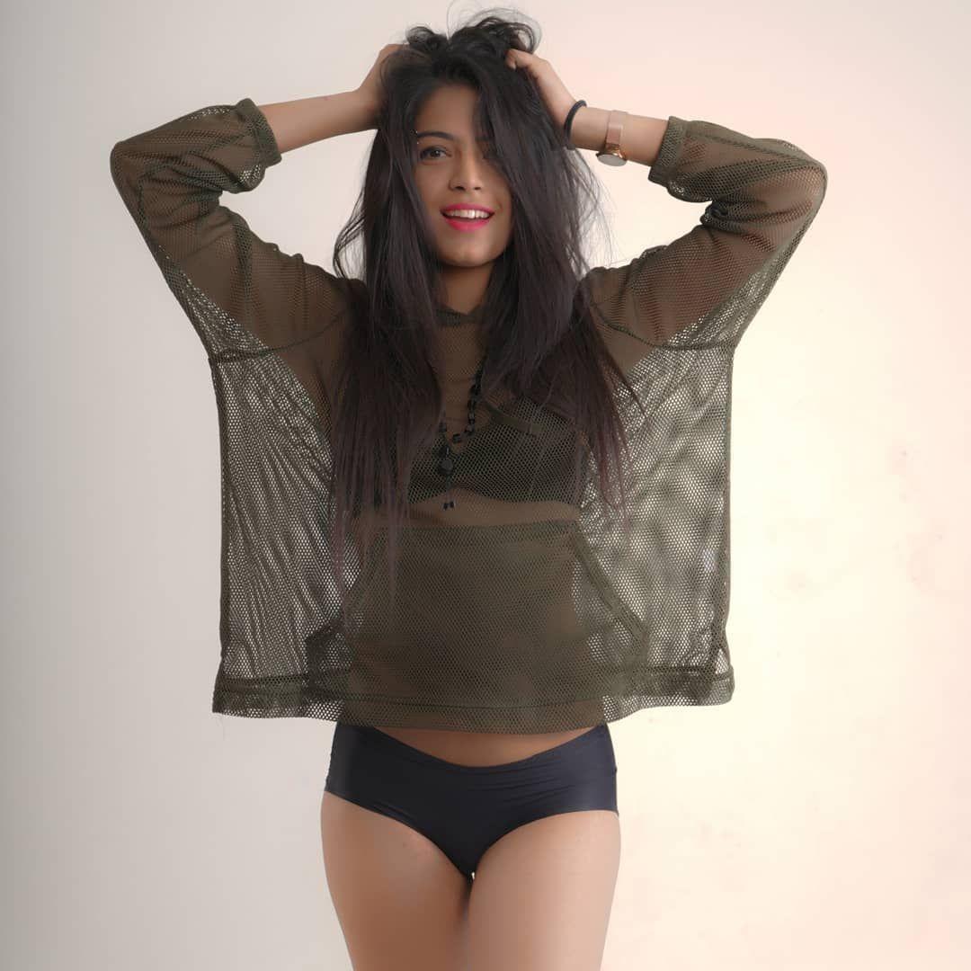 Vaishali Kalra Hot Photoshoot Poses