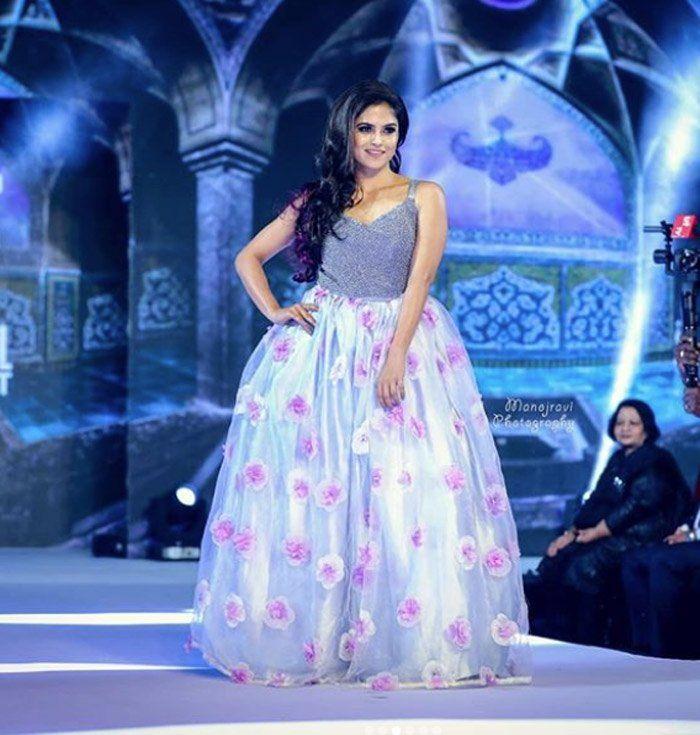 Vangaveeti fame Naina Ganguly Latest Hot Photoshoot Stills