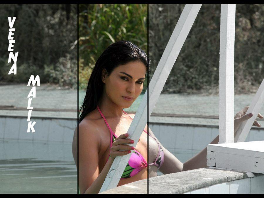 Veena Malik Flaunts Hot & Spicy Cleavage Show Bikini Stills
