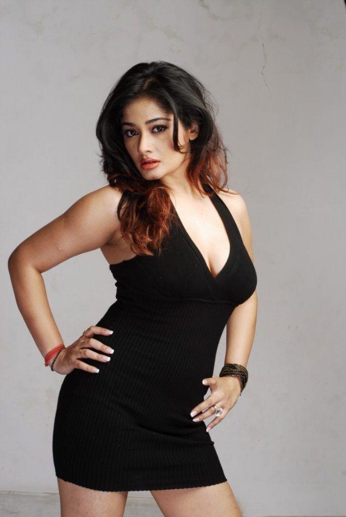 Very Hot And Spicy Images Of Actress Kiran Rathod