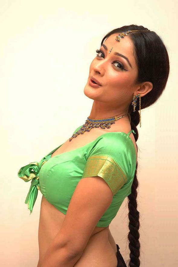 Very Hot And Spicy Images Of Actress Kiran Rathod