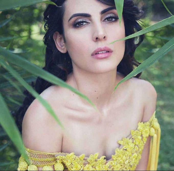 View Model & Actress Mandana Karimi Unseen Hot Pictures