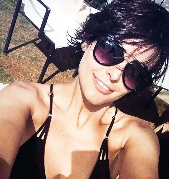 View Model & Actress Mandana Karimi Unseen Hot Pictures