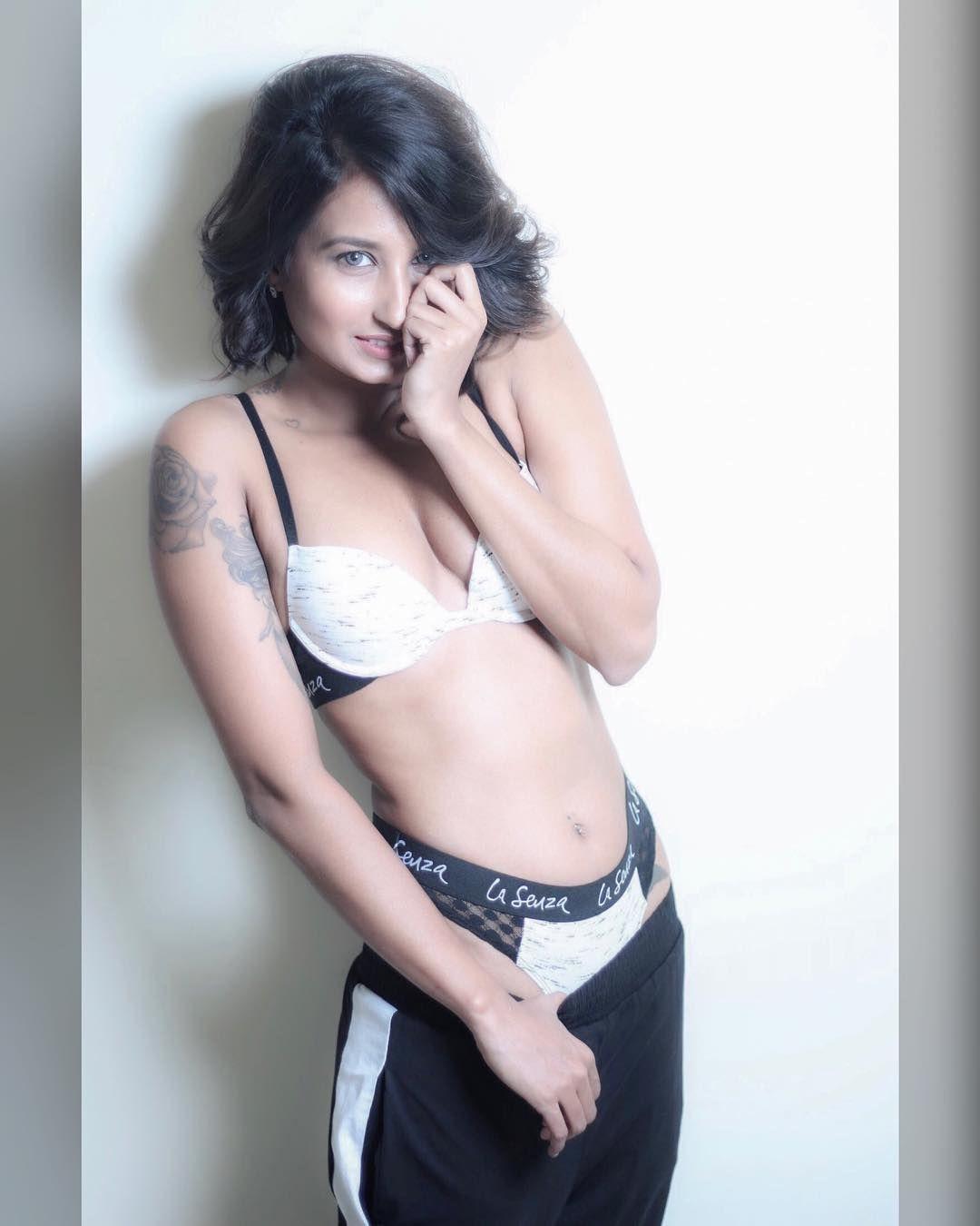 Vinnie Gill Model Hot & Sexy Latest Photoshoot Stills