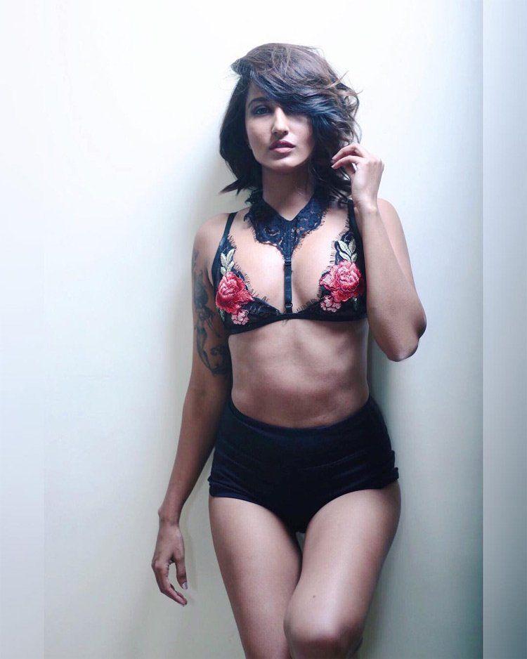 Vinnie Gill Model Hot & Sexy Latest Photoshoot Stills