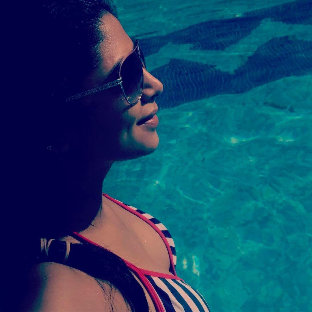 WOAH! TV actress Kavita Kaushik shares HOT pictures in BIKINI!