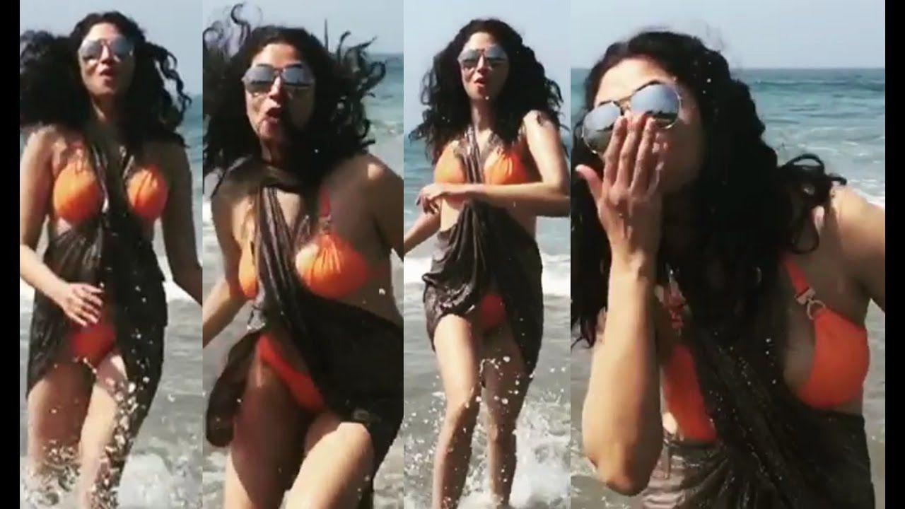 WOAH! TV actress Kavita Kaushik shares HOT pictures in BIKINI!