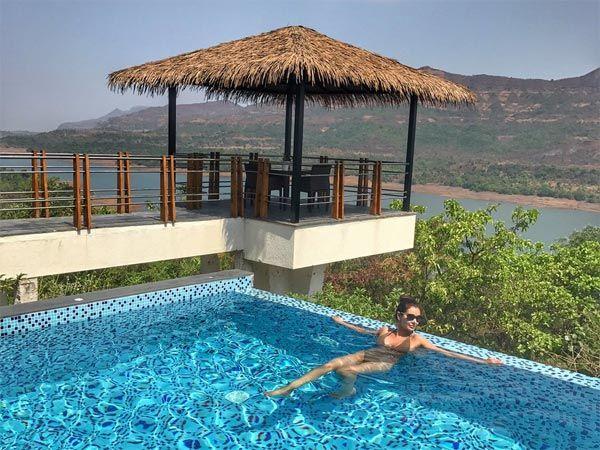 Wow! Pics Of Lisa Ray Chilling In A Swimsuit