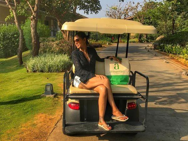 Wow! Pics Of Lisa Ray Chilling In A Swimsuit