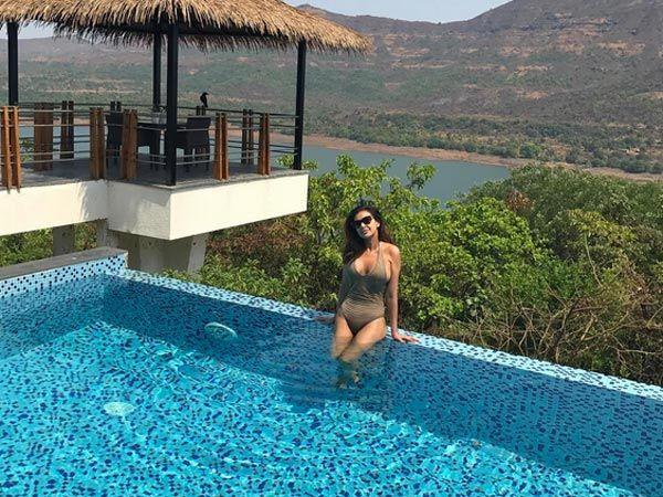 Wow! Pics Of Lisa Ray Chilling In A Swimsuit