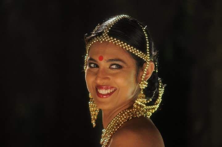 Yesteryear Actress Kasthuri Sensuous Stills