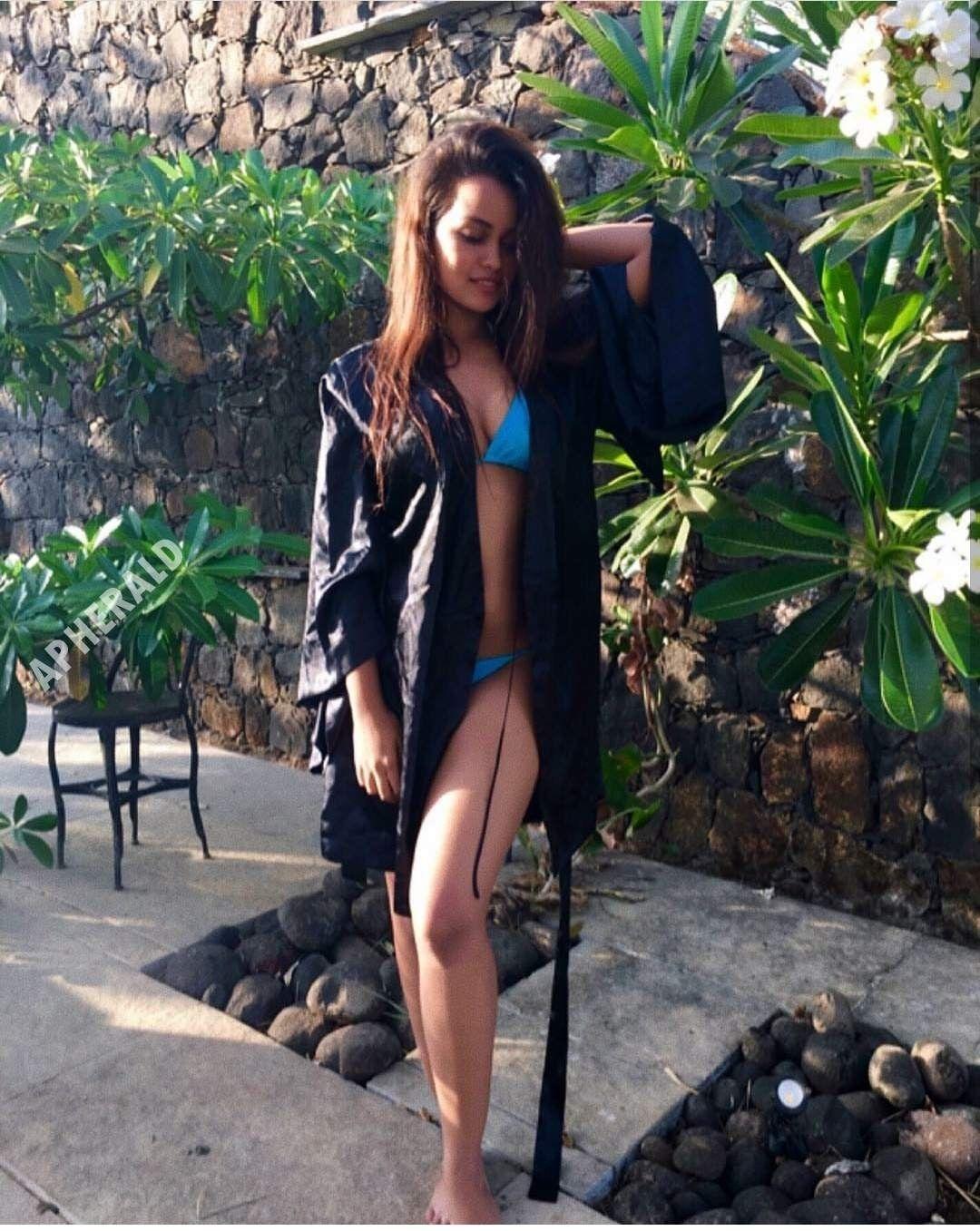Young Model cum Singer Anaika Nair Hot Bikini Photos are too HOT to Handle!