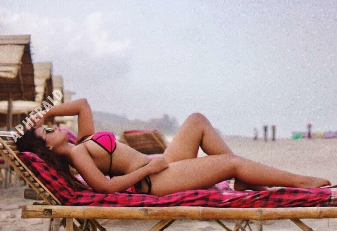 Young Model cum Singer Anaika Nair Hot Bikini Photos are too HOT to Handle!
