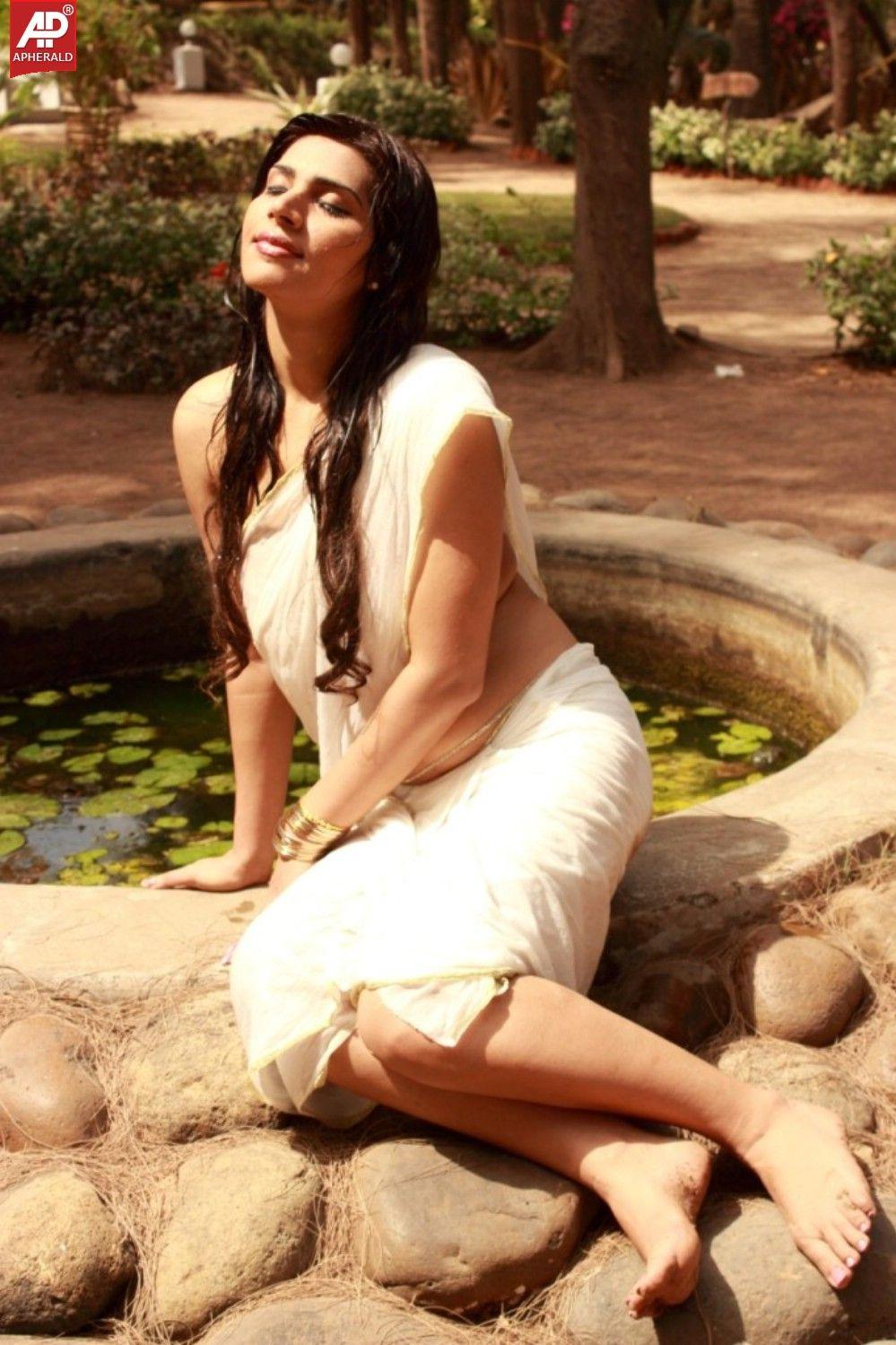 Actress Anjana Hot Sexy Stills