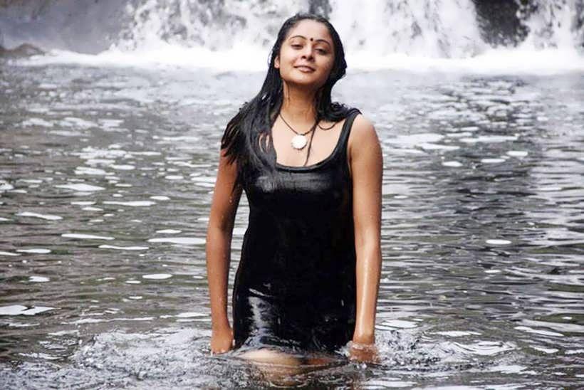 Actress Arundhati Hot Stills