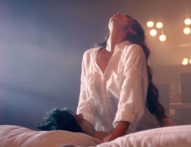 Actress Hot Navel Show Photos