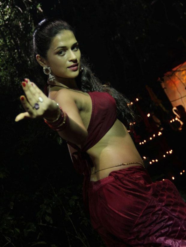 Actress Hot Navel Show Photos