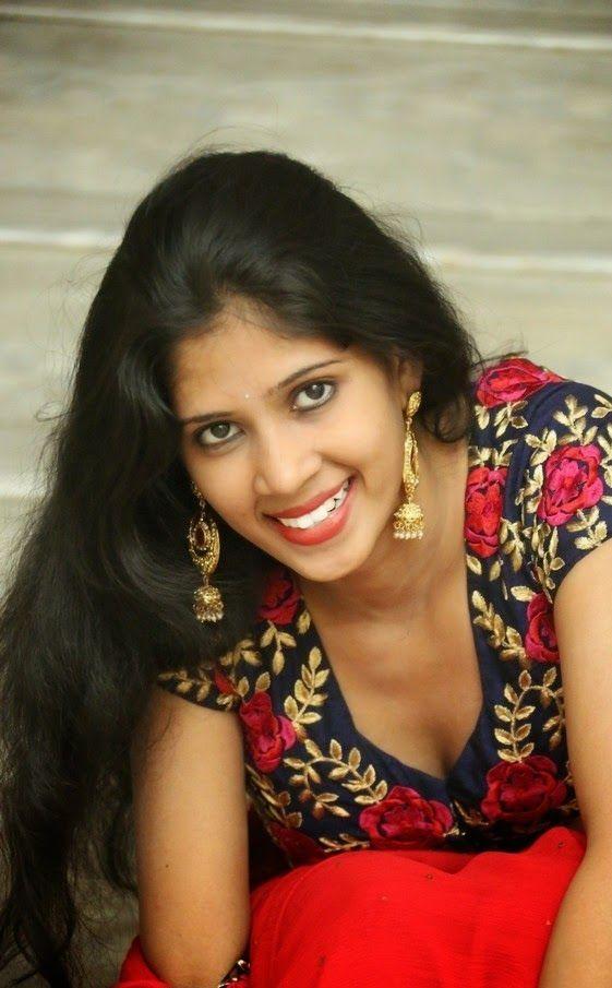 Actress Hot Navel Show Pictures