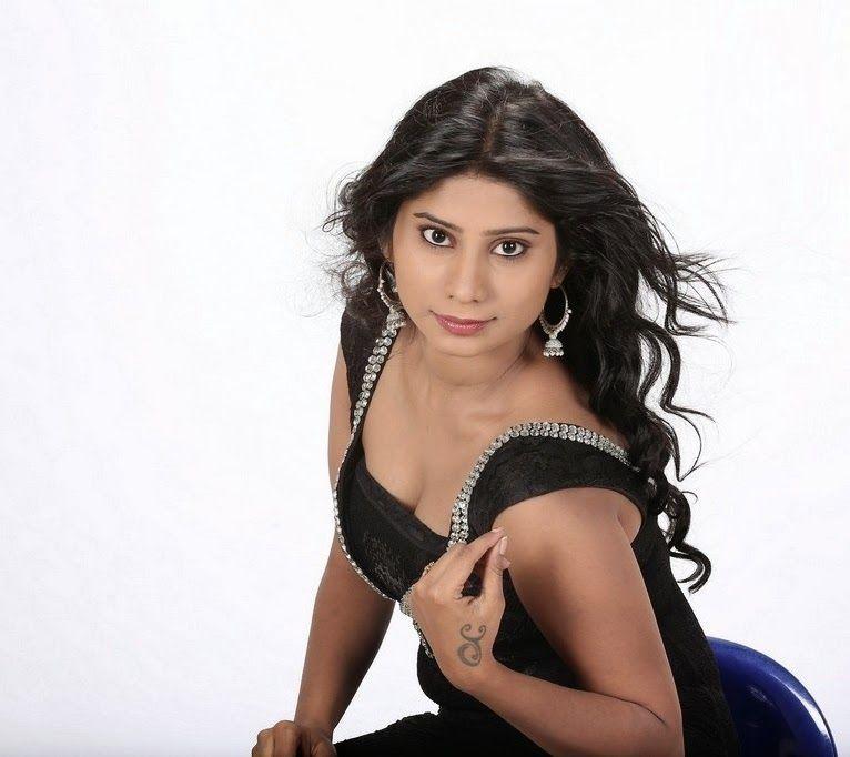Actress Hot Navel Show Pictures