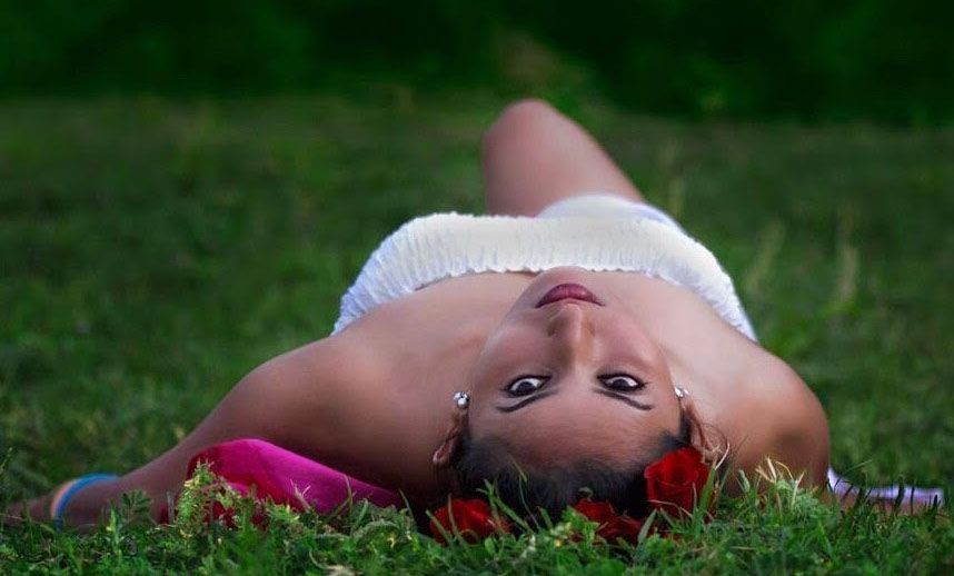 Actress Ishika Singh Hot & Spicy Photos