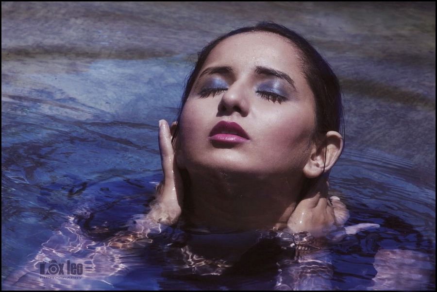 Actress Ishika Singh Hot & Spicy Photos