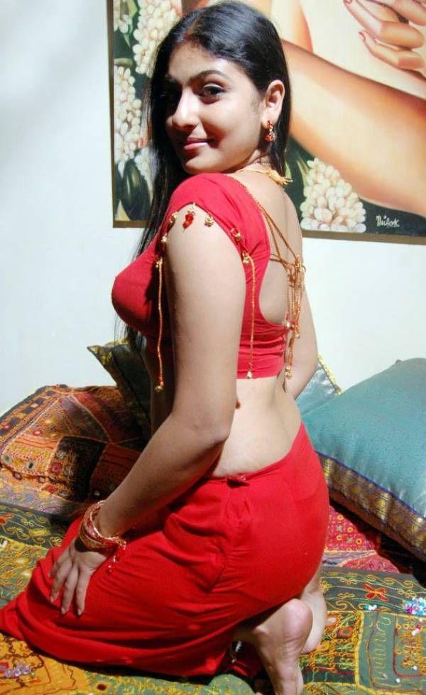 Actress Monica Hot Saree Pictures