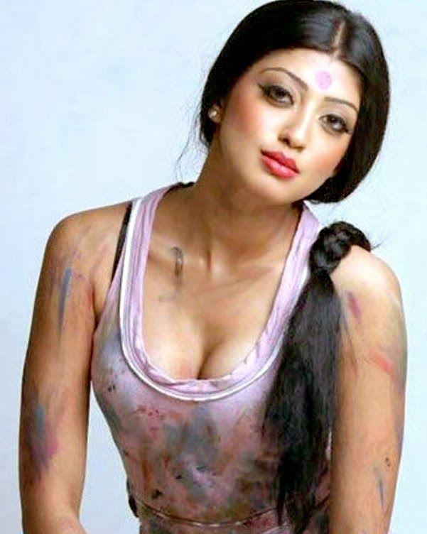 Actress Pranitha Hot Pictures