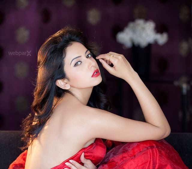 Actress Rakul Preet Singh Unseen Spicy HD Photos